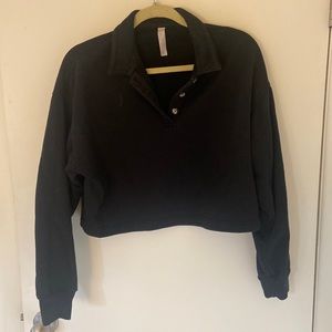 Alo yoga black cropped collared sweatshirt - size medium
